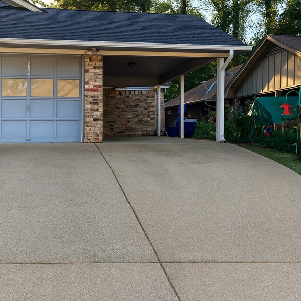 Building Photo - 13396 Garden Lake Rd