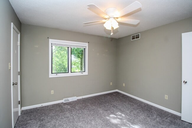 Building Photo - Beautiful Single Family Home located in South Columbia