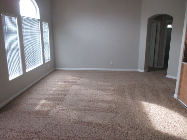 Building Photo - 5514 Big Red Ct