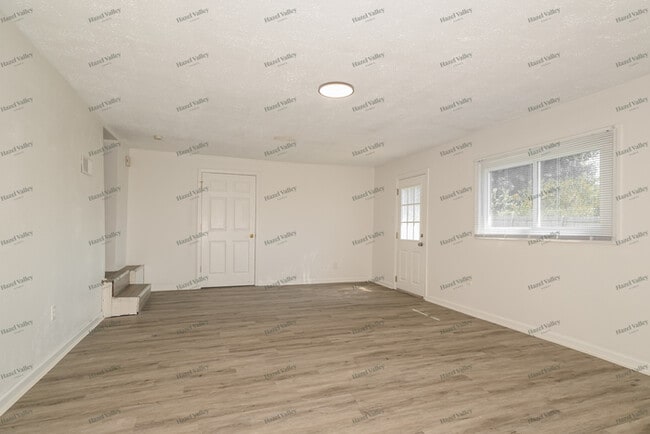 Building Photo - 424 Chamberlin Dr