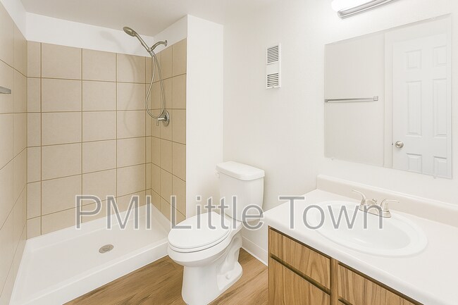 Building Photo - 13290 E Jewell Ave