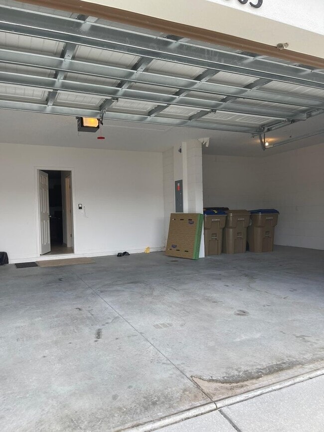 Building Photo - Brand new 4 bed 2 1/2 bath house in gated ...