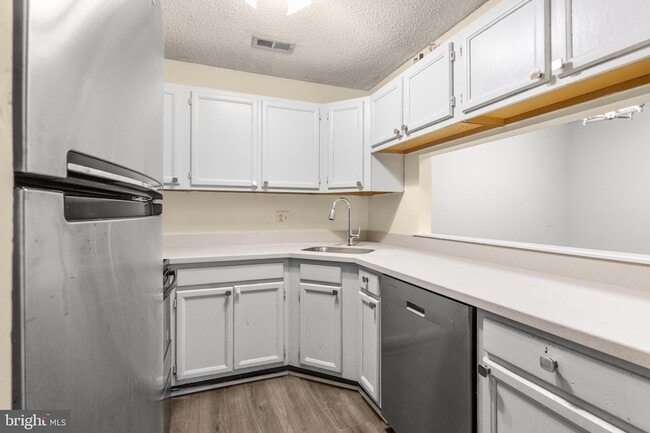 Building Photo - 4901A Dunbarton Rd