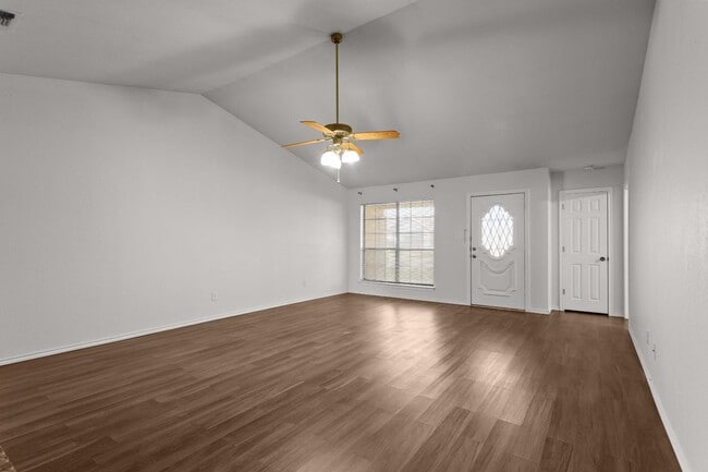 Building Photo - 6505 Towne Park Dr