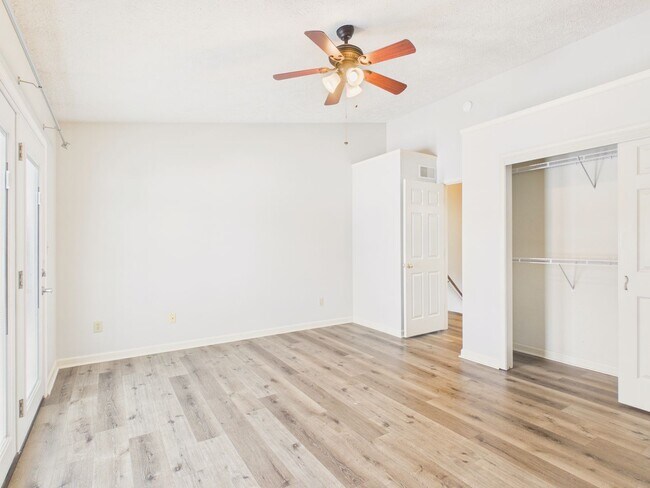 Building Photo - Charming Townhome in Mechanicsburg