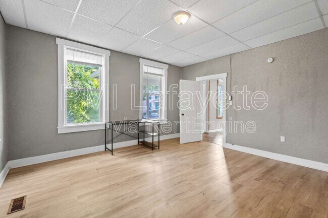 Building Photo - 306 E Monroe St