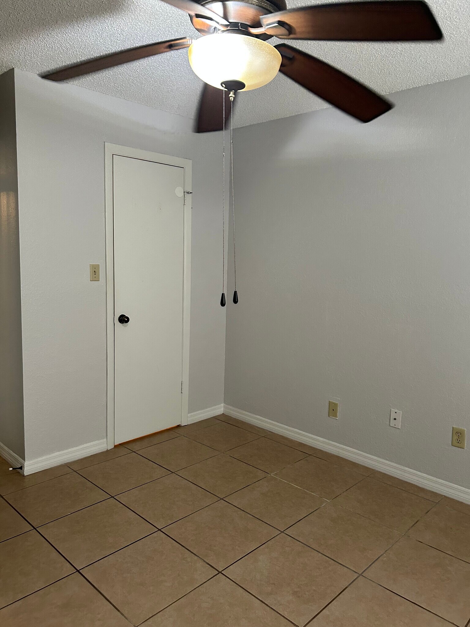 Building Photo - 5530 Chrishire Way