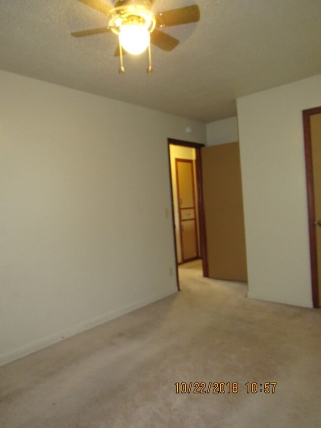 Building Photo - MOVE IN SPECIAL: $200 OFF THE FIRST FULL M...