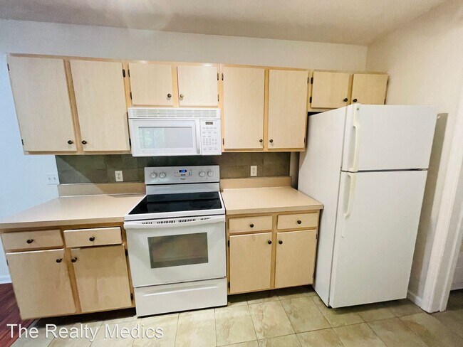 Building Photo - 1 br, 1 bath House - 802 Crest Pines Dr Un...