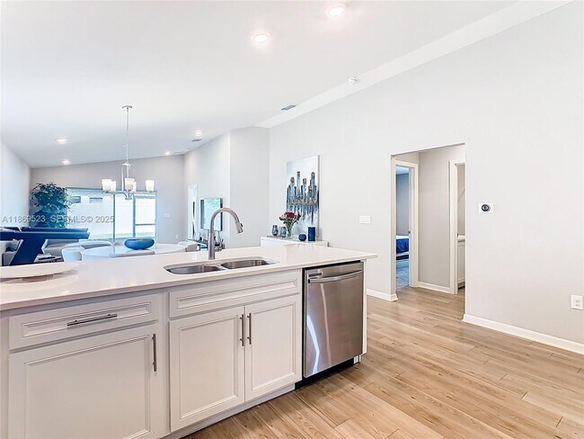 Building Photo - 1060 Cascade Dr