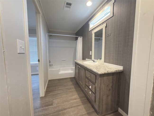 Building Photo - 102 Rd 5118