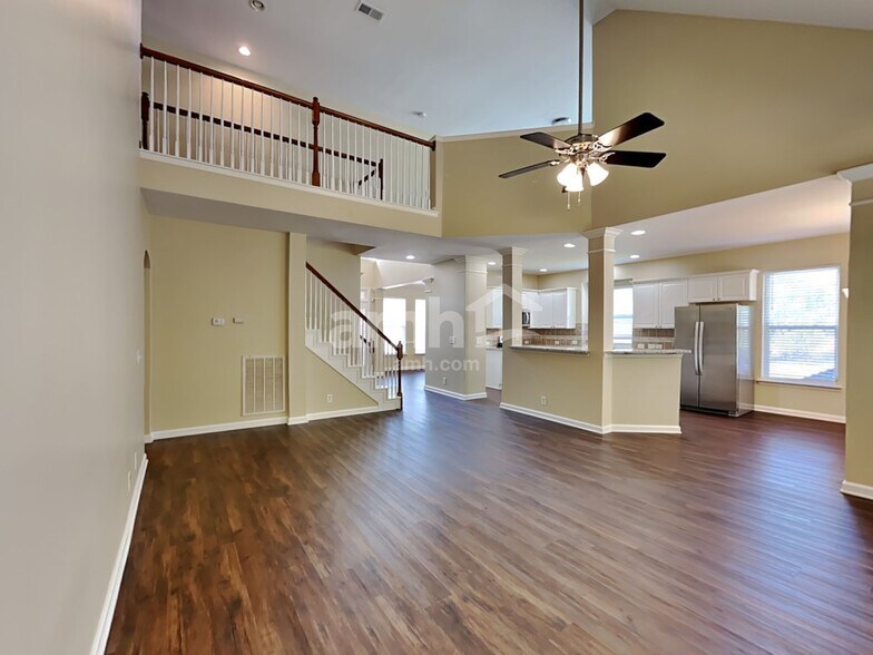 Building Photo - 1213 Travelers Pl