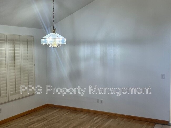 Building Photo - 6455 W Escuda Rd