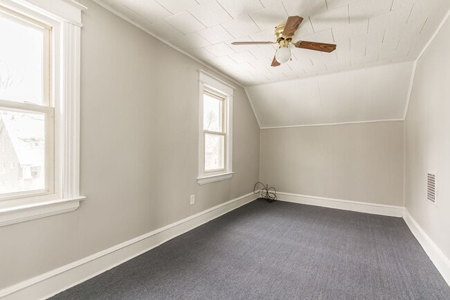 Building Photo - 3-Bed 2-Bath Single Family Home For Rent