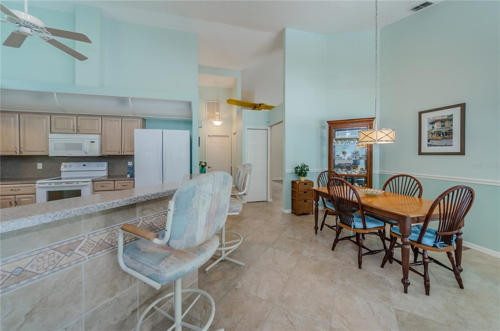 Kitchen & dining area - 9413 Summerbreeze Ter