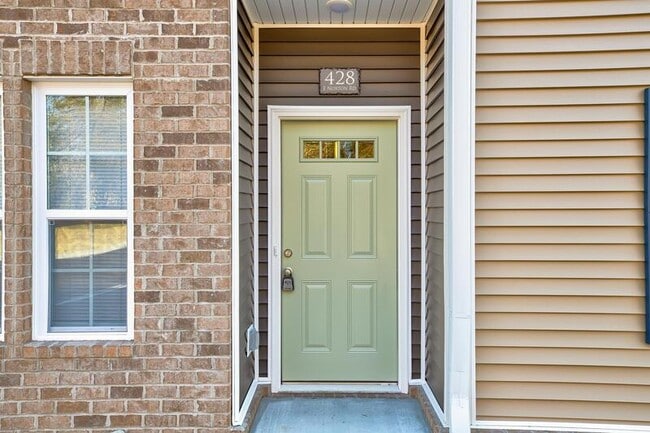 Building Photo - 428 E Norton Rd