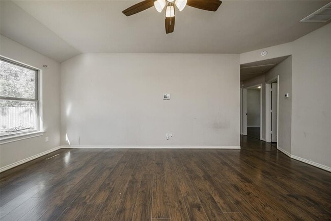 Building Photo - 10685 Royal Cavins Dr