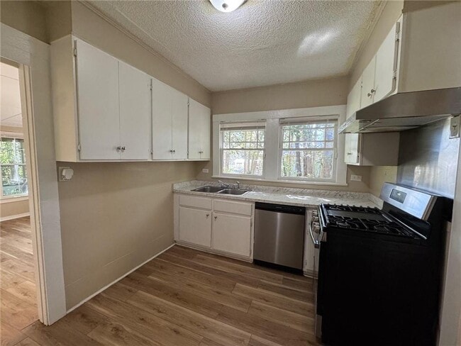 Building Photo - 134 N Carlen St