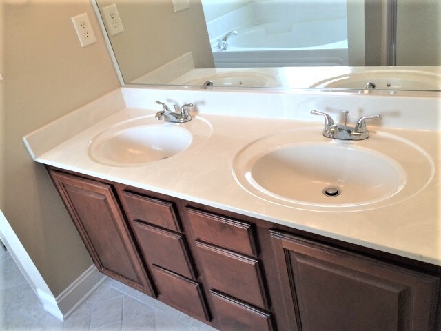 Building Photo - 1710 Springfield Village Ct