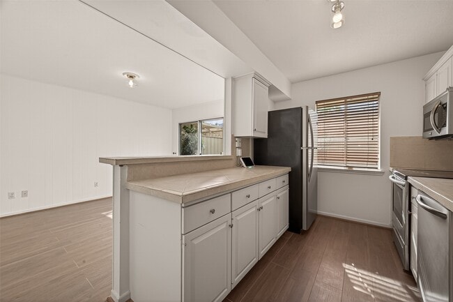 Building Photo - 6418 Olympia Dr