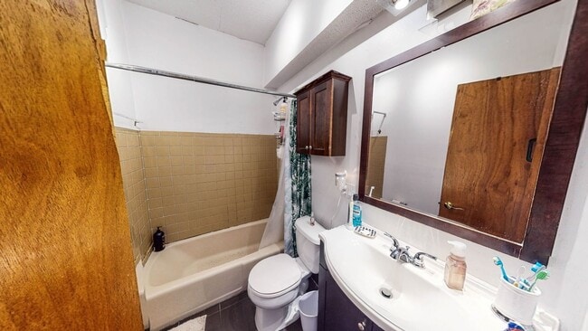 Building Photo - Architect-Designed 1BR in East Rock | Exposed Brick | Steps to Yale SOM