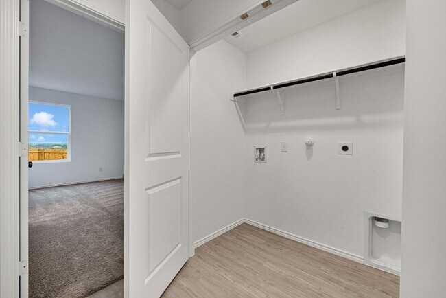 Building Photo - 9206 Selene Pl