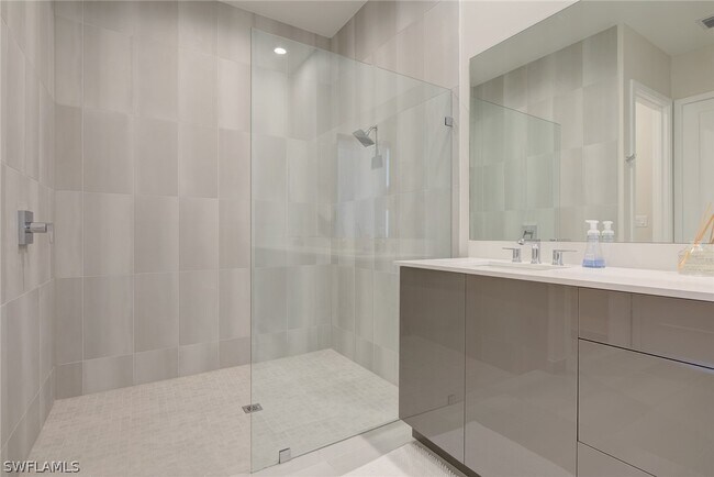 Building Photo - 4843 Frattina St.