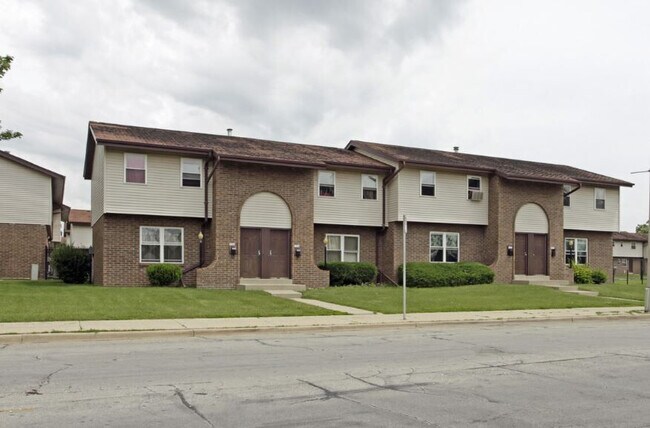 Building Photo - Meadow Village