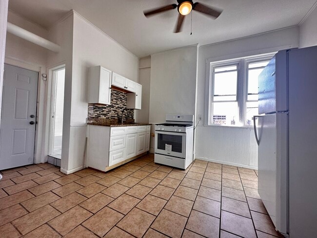 Building Photo - 1448 S Rockwell St
