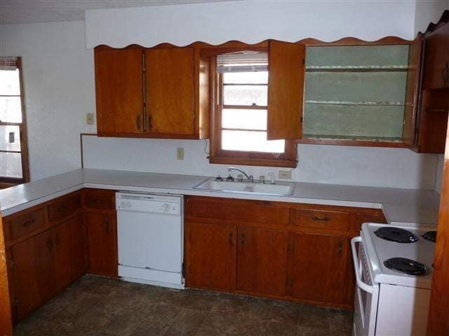 Building Photo - Cozy Family Home