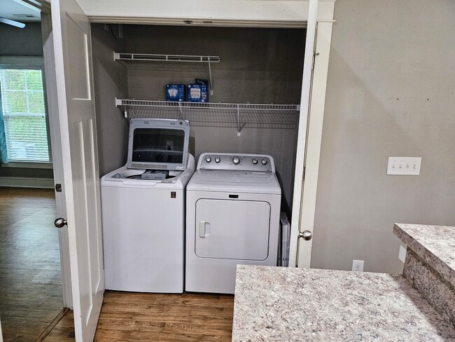 Building Photo - 803 Lindsey Ln