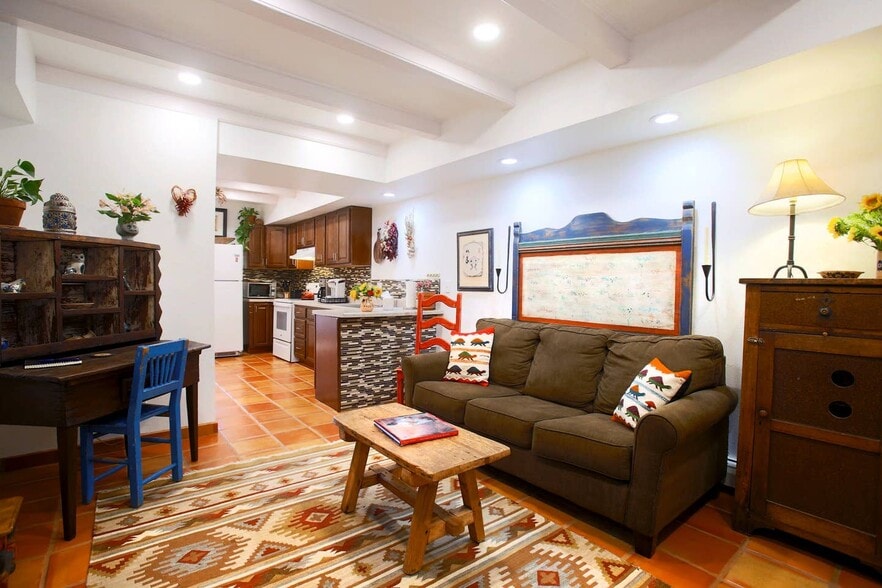 Building Photo - 1572 Avenida de Las Americas