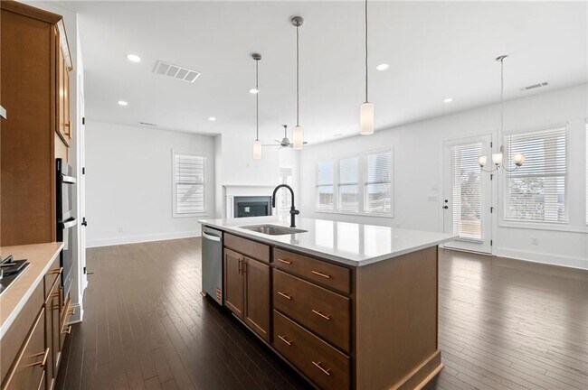 Building Photo - 1042 Winding Br Dr