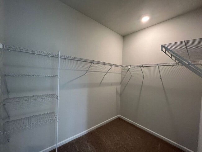 Building Photo - 149 Holloway Hill