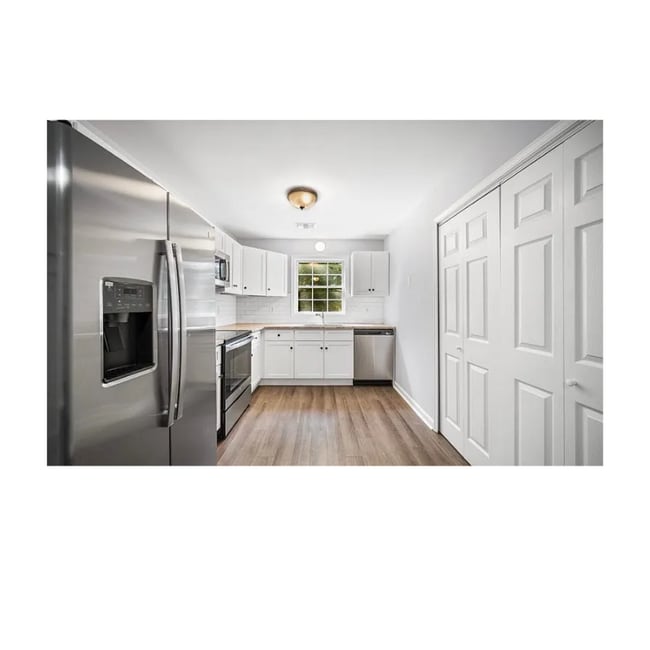 Building Photo - 558 Manning Rd SW