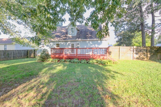 Building Photo - Three Bedroom Home for Rent with Two Bonus Areas!!!