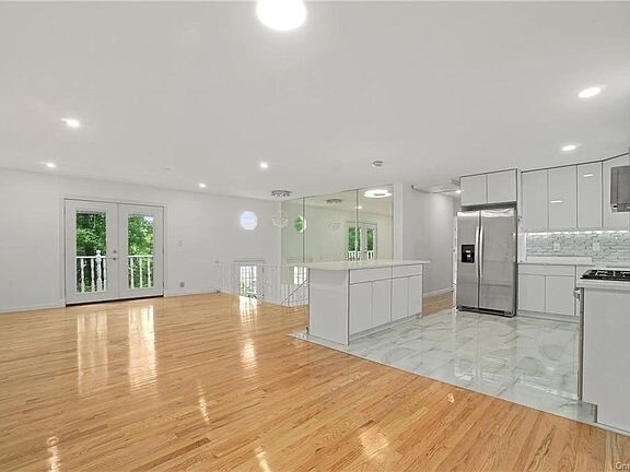 Building Photo - 96 Sagamore Dr