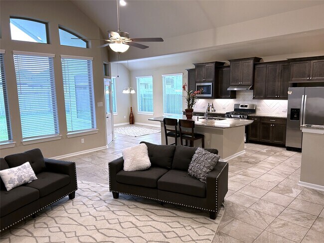 Building Photo - 8426 Bay Orchard Dr
