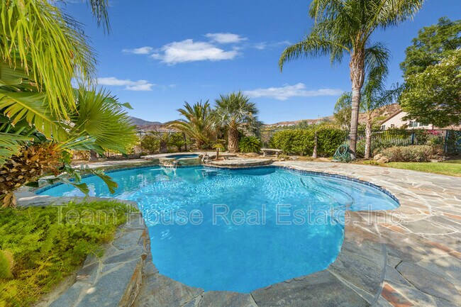 Building Photo - 18210 Shannon Ridge Pl