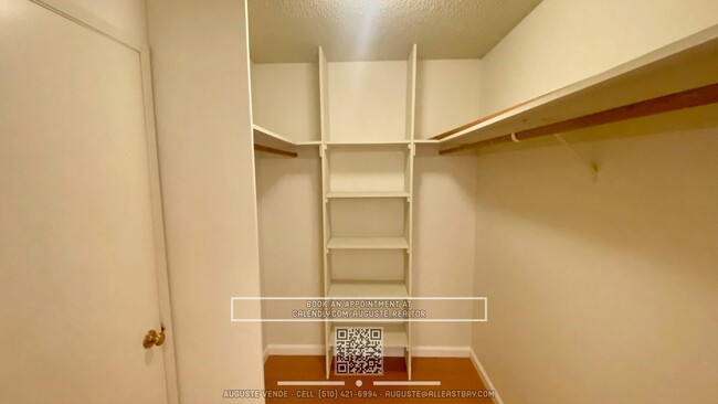 Building Photo - Largest 2-Bedroom at Watergate w/ Walk-in ...