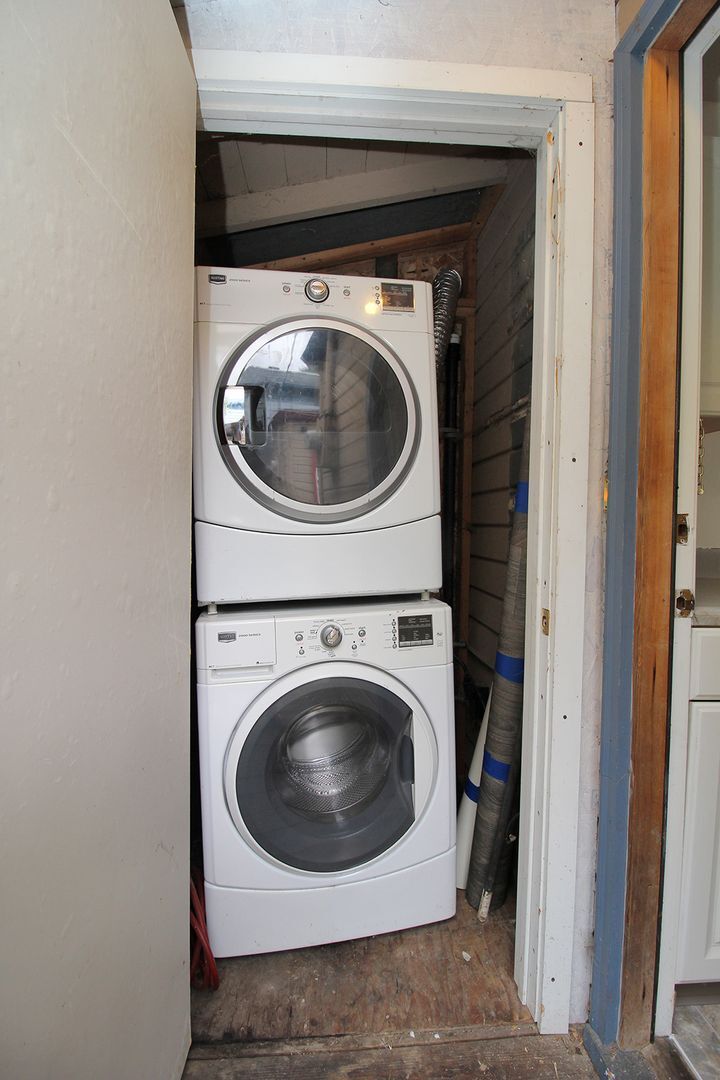 Building Photo - 1807-1811 SW Market St