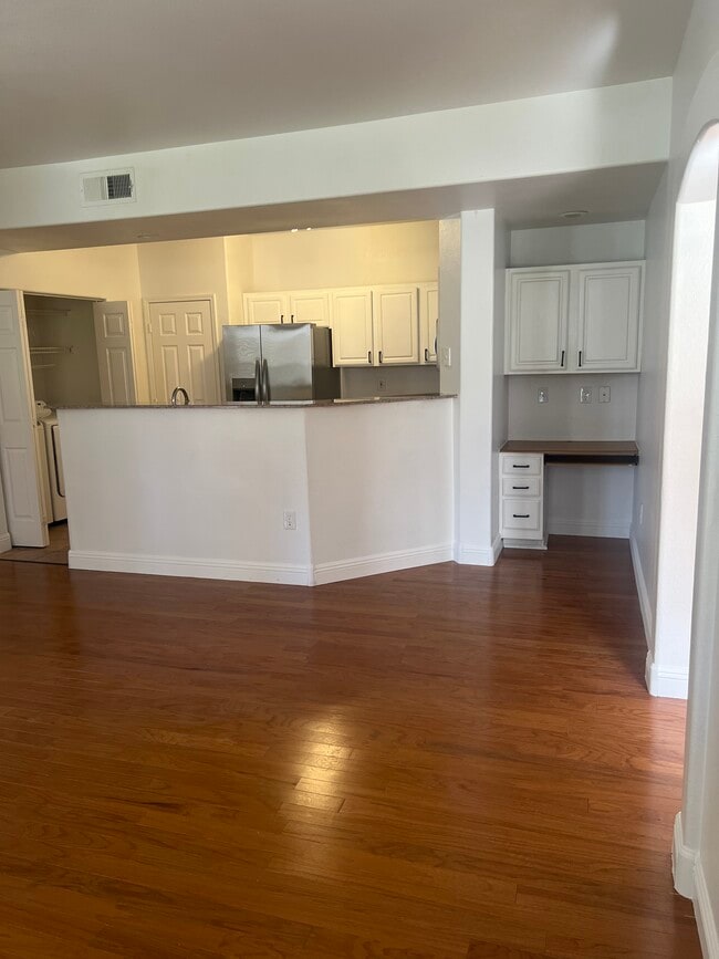 Building Photo - 8555 W Russell Rd