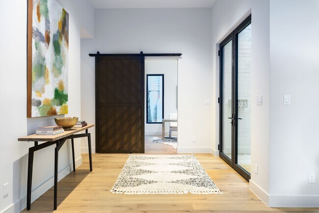 Building Photo - 5023 Lilac Ln