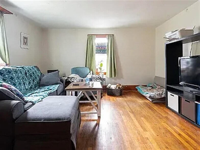 Building Photo - 17 Montgomery St