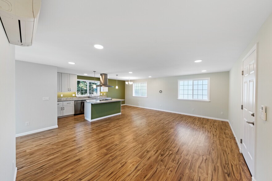 Building Photo - 1504 M Ave