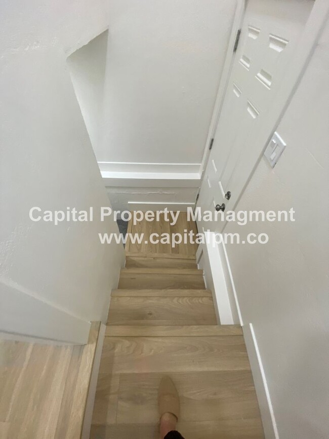 Building Photo - Adorable 3 Bed Bungalow