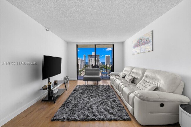 Building Photo - 290 174th St St