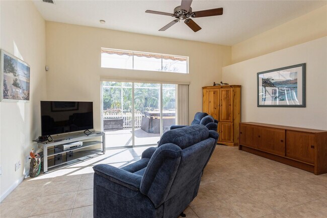 Building Photo - 8121 SW Yachtsmans Dr