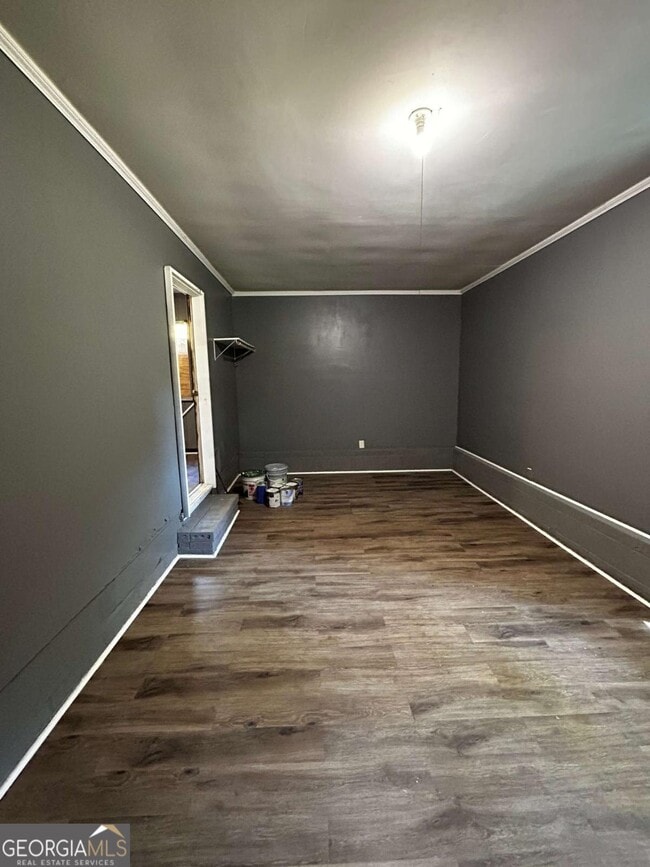 Building Photo - 2891 Village Green Dr