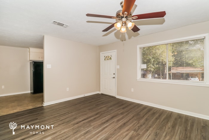 Building Photo - 421 Monica Ln